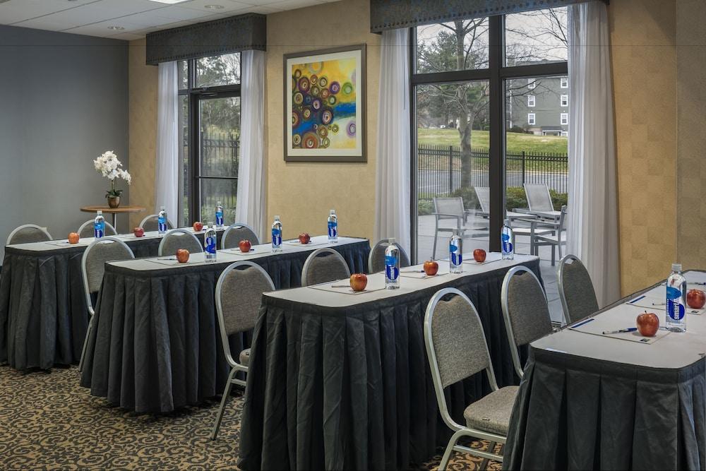 Holiday Inn Express & Suites Laurel Lakes By Ihg Εξωτερικό φωτογραφία