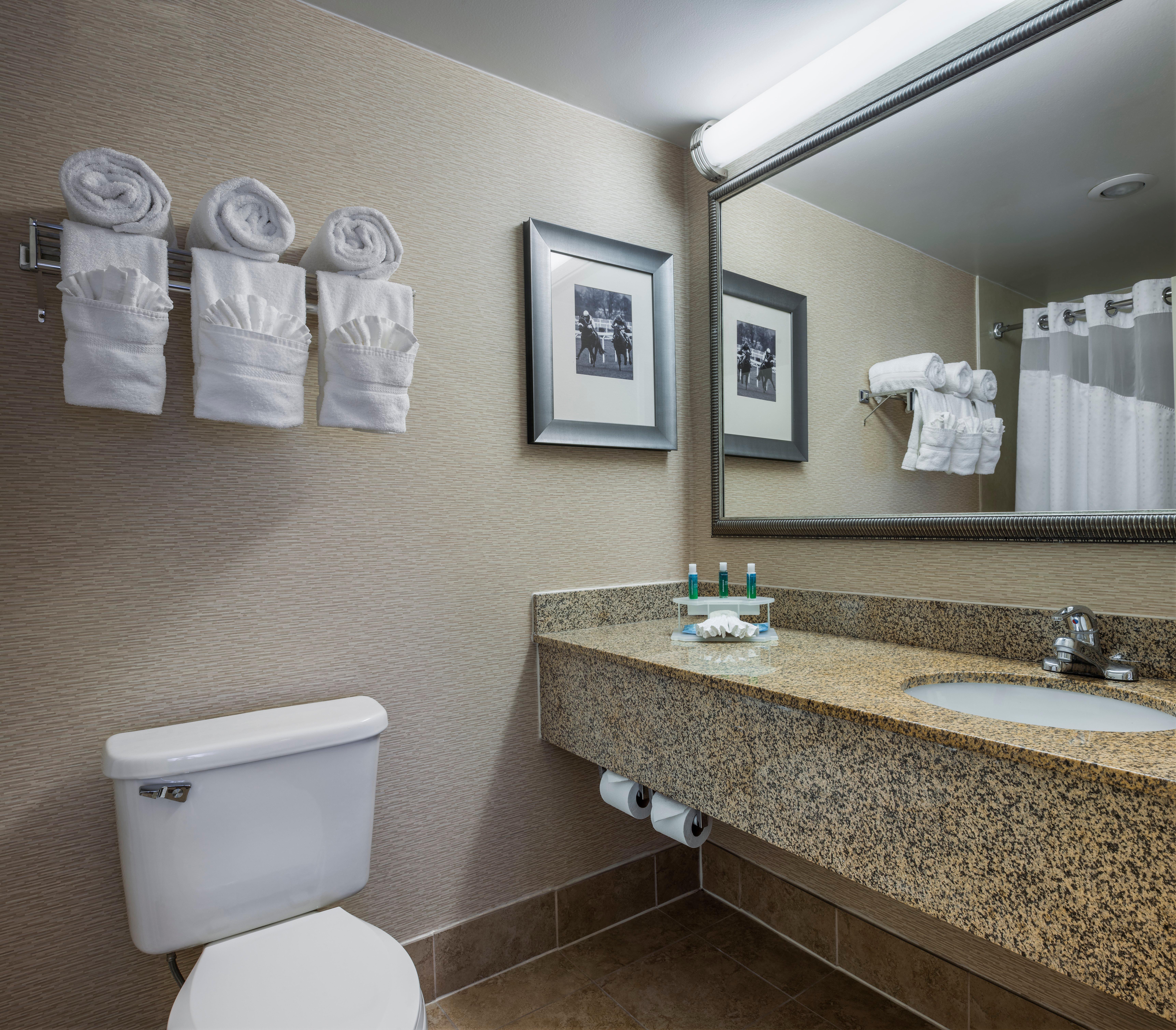 Holiday Inn Express & Suites Laurel Lakes By Ihg Εξωτερικό φωτογραφία