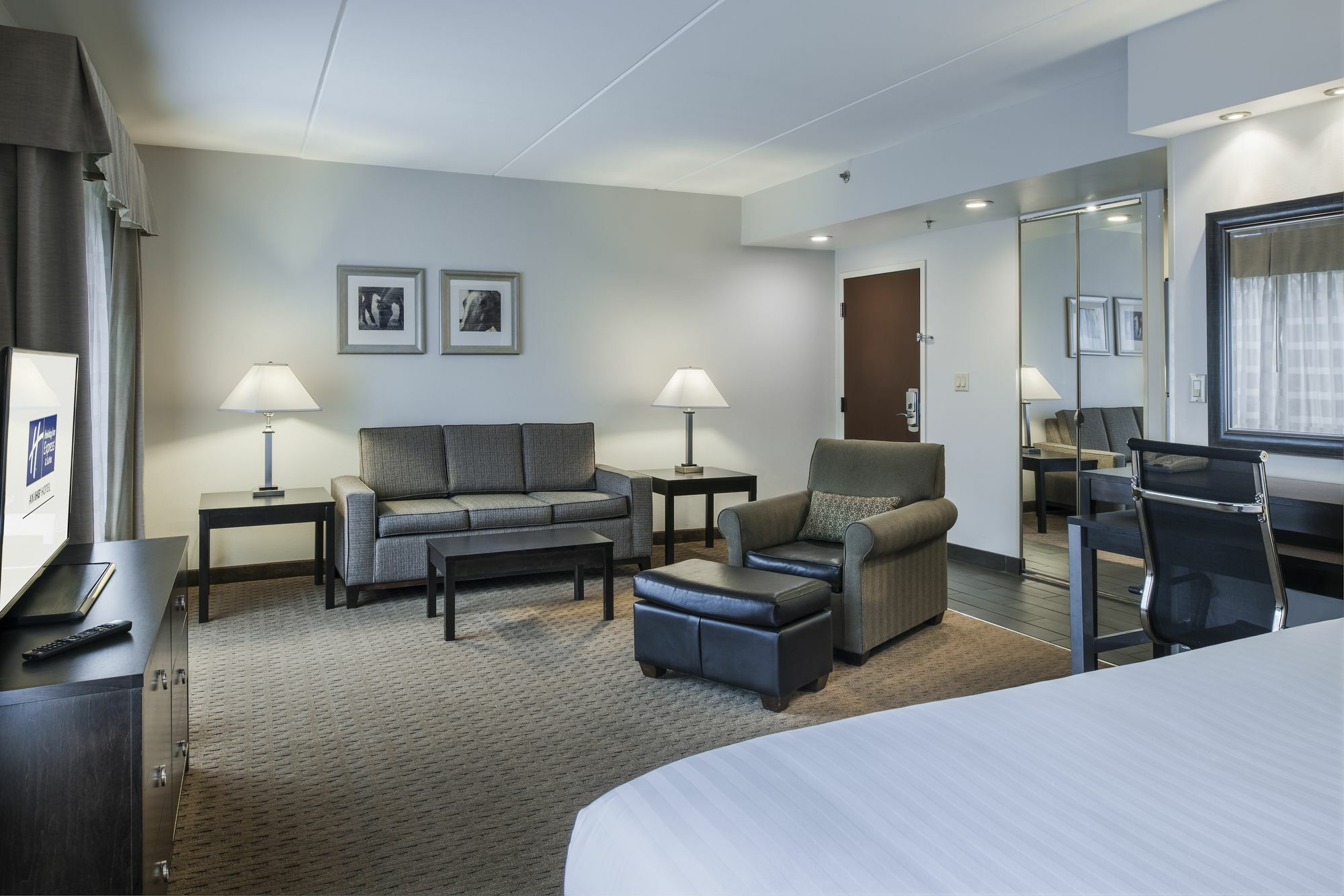Holiday Inn Express & Suites Laurel Lakes By Ihg Εξωτερικό φωτογραφία