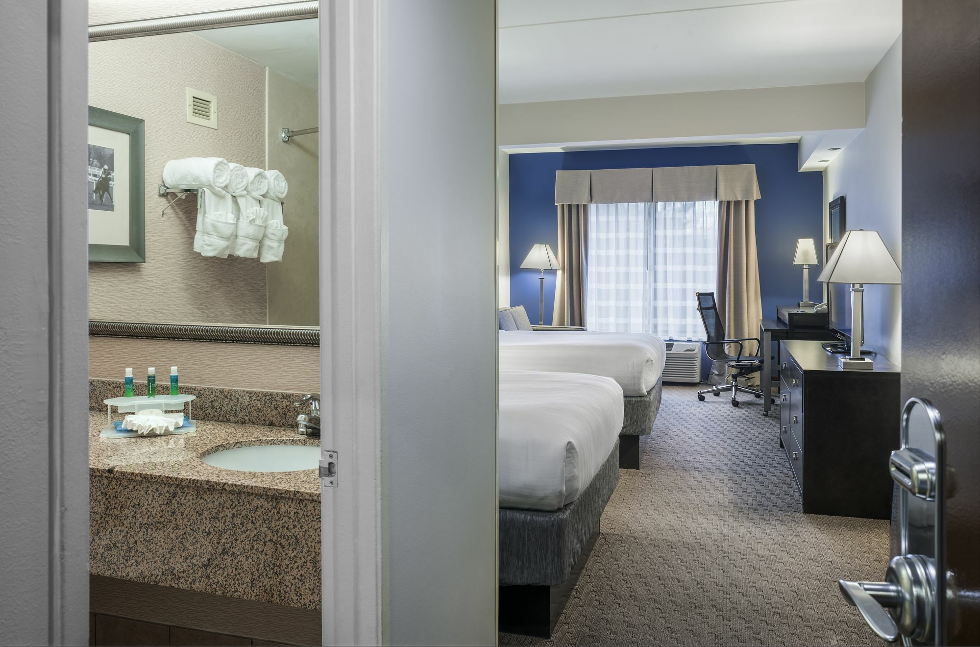 Holiday Inn Express & Suites Laurel Lakes By Ihg Εξωτερικό φωτογραφία